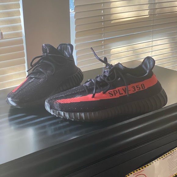 ⚫️🔴Yeezy Boost 350 V2🔴⚫️ - Picture 2 of 6